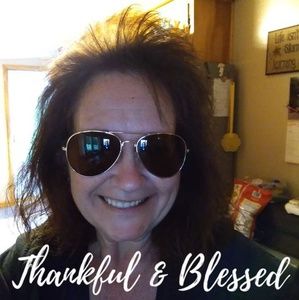 Meet your Posher, Lorie